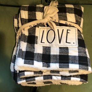 Rae Dunn LOVE throw black/white Buffalo Plaid